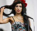 Amy Winehouse rejoint Pete Doherty sur scène... Ce n'était pas prévu !