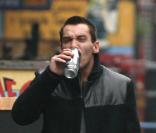 Aïe, ça pique ! Eh oui, c'est une boisson d'hommes !