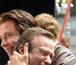 Allons, allons, Robin Williams : il ne faut pas se mettre dans un tel état. Vous vous en sortirez, de l'alcool !