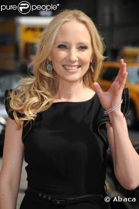 Anne Heche arrive au David Letterman Show, à New York. 24/08/09