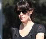 Liv Tyler a tout bon... à part ses genoux !