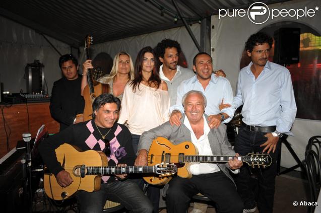 Patrick Timsit, Pascal Elbé,Tomer Sisley, Sophie Favier et Pauline Delpech autour de Marcel Campion lors de la soirée de lancement de la Fête au Bois, le 28/08/09, au profit de l'association RISEP.