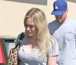 Hilary Duff et son homme Mike Comrie à West Hollywood, le 29/08/09