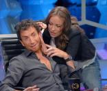 La drôle et belle Olivia Wilde de Dr House, aime beaucoup... jouer au docteur avec les animateurs télé !