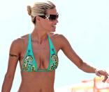 Michelle Hunziker, ex-femme d'Eros Ramazzotti... un corps de déesse qu'elle adore dévoiler !