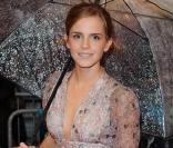 Finis les tapis rouges glamour des avant-premières d' Harry Potter , maintenant Emma Watson a rendez-vous sur les bancs de la fac !