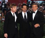 George Clooney et Ewan McGregor arrivent avec Grant Heslov pour la projection de <i>The Men Who Stare at Goats</i>, le 8 septembre 2009 à la Mostra de Venise