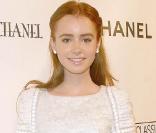 L'adorable Lily Collins, à l'occasion de l'avant-première de  Coco avant Chanel , au Pacific Design Center de West Hollywood, à Los Angeles, le 9 septembre 2009.