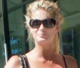 Rachel Hunter dans les rues de Beverly Hills plus en forme que jamais le 09/09/09