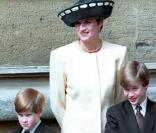 La princesse Diana avec ses fils les princes William et Harry en 1992