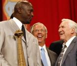Michael Jordan a été intronisé au Hall of Fame vendredi 11 septembre 2009, en présence de ses coaches d'université 