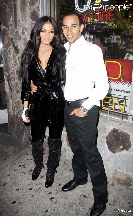 Nicole Scherzinger et Lewis Hamilton à Los Angeles en novembre 2008   