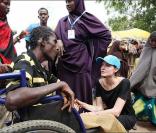 Angelina Jolie dans le camp de réfugiés au Kenya   