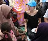 Angelina Jolie dans le camp de réfugiés au Kenya   