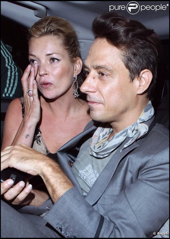 Kate Moss et Jamie Hince quittent le Club Ivy après s'être bien amusés à la fête Top Shop. 20/09/09