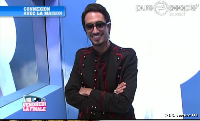 Léo rentre dans la maison !
