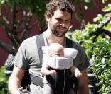 Jeremy Sisto à New York, se promène avec sa fillette Charlie Ballerina. Septembre 2009