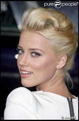 Amber Heard à la première de Zombieland au Grauman's Chinese Theatre à Hollywood le 23 septembre 2009