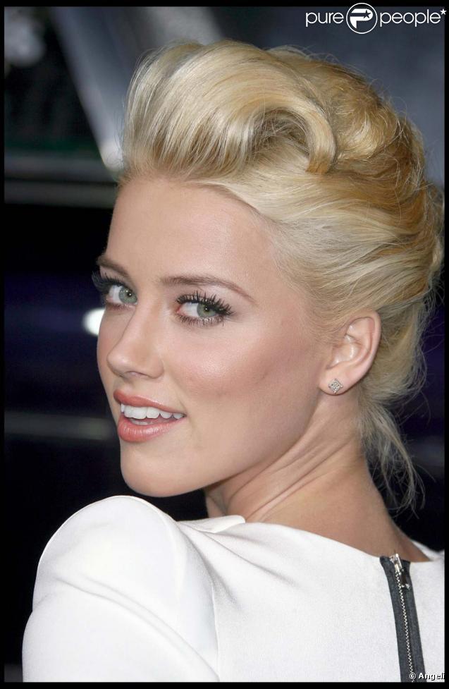 Amber Heard à la première de Zombieland au Grauman's Chinese Theatre à Hollywood le 23 septembre 2009