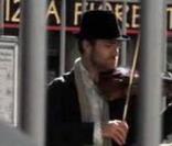Renaud Capuçon dans le court métrage 7h57 am-pm de Simon Lelouch
