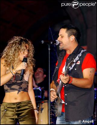 Alejandro Sanz est en butte avec le gouvernement vénézuelien, mais soutenu par ses pairs