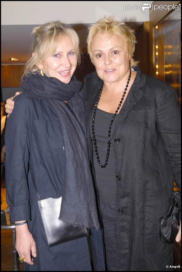  Muriel Robin et Marine Jacquemin à la première du téléfilm  Mourir d'aimer  le 29 septembre à Paris, au cinéma L'Arlequin. 