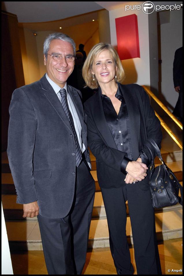  Laurence Piquet et son compagnon à la première du téléfilm  Mourir d'aimer  le 29 septembre à Paris, au cinéma L'Arlequin. 