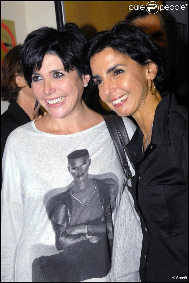  Liane Foly et Rachida Dati à la première du téléfilm  Mourir d'aimer  le 29 septembre à Paris, au cinéma L'Arlequin. 