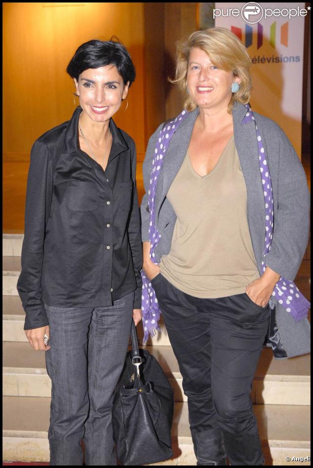  Rachida Dati et Valérie Pineau-Valencienne à la première du téléfilm  Mourir d'aimer  le 29 septembre à Paris, au cinéma L'Arlequin. 