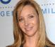 Lisa Kudrow de Friends : l'interprète de Phoebe Buffay a chanté... "Tu pues le chat" sur scène !