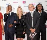 David Jones, Valérie Pécresse, Kofi Annan, Mélanie Laurent et Manu Katché, à l'Université Descartes, à Paris, pour la présentation du clip  Beds are burning . 1/10/09