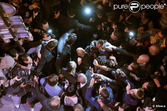 Quand Rihanna arrive au défilé Jean-Paul Gaultier lors de la Fashion Week parisienne le 3 octobre 2009, elle créé une véritable émeute ! 