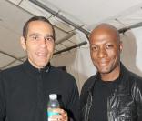 Richard Dacoury et Harry Roselmack lors de la course Odyssea au profit de la lutte contre le cancer du sein sur l'esplanade du château de Vincennes le 4 octobre 2009