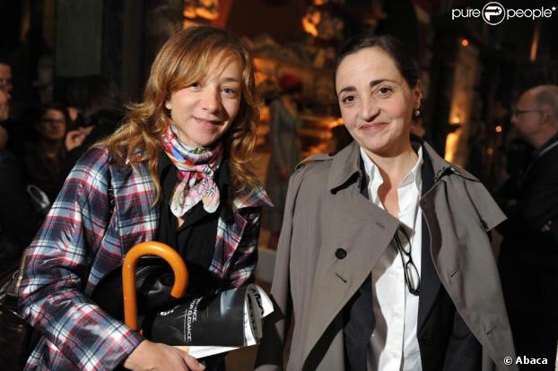 Sylvie Testud et Dominique Blanc. Collection Agnès B. Fashion Week octobre 2009.
