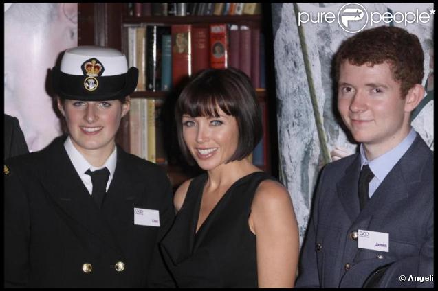 Dannii Minogue lors de la soirée au cercle militaire de Picadilly pour les cadets de vocation le 6 octobre 2009