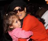 Salma Hayek et sa fille Valentina à New York, le 9 octobre 2009