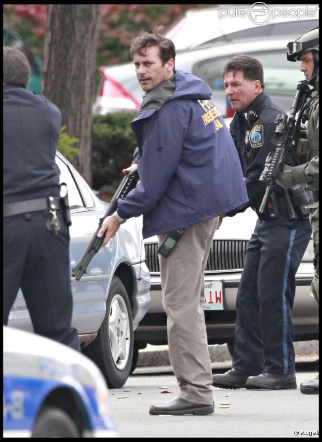 Jon Hamm en agent du FBI, sur le tournage de  The Town , à Boston, le 10 octobre 2009 !