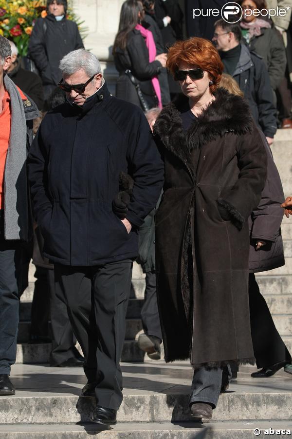 Véronique Genest et son mari aux obsèques d'Henri Salvador, samedi 16 février 2008, en l'église de la Madeleine