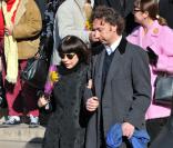 Mireille Mathieu et Stéphane Bern aux obsèques d'Henri Salvador, samedi 16 février 2008, en l'église de la Madeleine