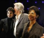 Alain Delon, ému, à l'inauguration de la statue de Rachida Dati, au musée Grévin. 13 octobre 2009