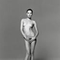 Carla Bruni : Encore une photo de la Première dame nue... vendue aux enchères !