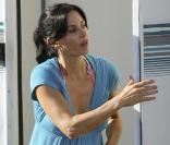 Courteney Cox sur le tournage de Cougar Town le 16 octobre 2009 à Los Angeles : prête pour s'éclater dans sa série 