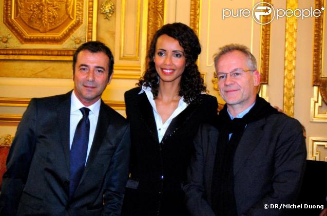 Bernard Montiel, Sonia Rolland et Thierry Frémaux lors du gala de charité organisé par l'association Maïsha à Lyon le 18 octobre 2009