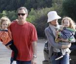 Marcia Cross et son mari Tom Mahoney font du shopping à Santa Monica le 18 octobre 2009 