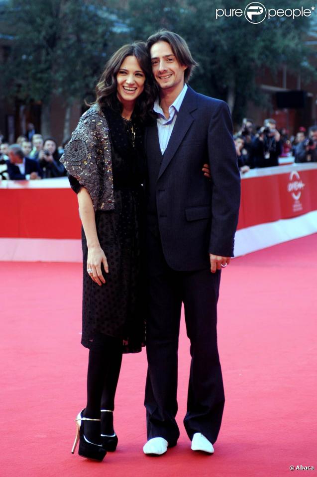La belle Asia Argento et son mari Michele Civetta, à l'occasion de l'avant-première de  Dream Rush , dans le cadre du 4e Festival International du Film de Rome, le 19 octobre 2009 !