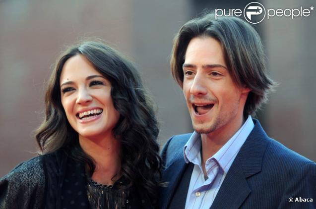 La belle Asia Argento et son mari, le charmant Michele Civetta, à l'occasion de l'avant-première de  Dream Rush , dans le cadre du 4e Festival International du Film de Rome, le 19 octobre 2009 !