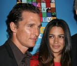 Matthew McConaughey et sa compagne Camila Alves arrivent à la projection de One Peace at a Time, à Hollywood. 21/10/09