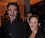 Thierry Lhermitte et Elodie Varlet lors de la fête du Cidre d'automne à Paris le 22 octobre 2009