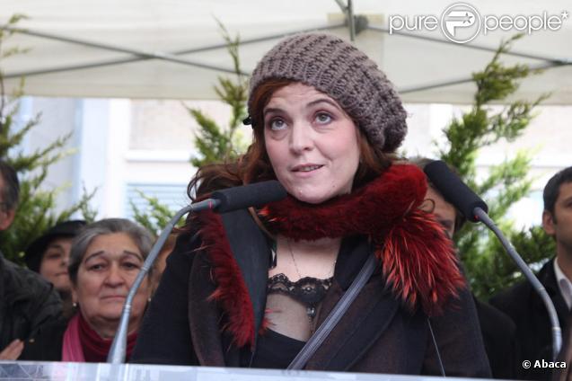 Agnès Jaoui lors de l'inauguration de la place et du square Léo Ferré. Paris, le 24 octobre 2009