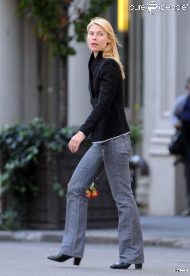 Claire Danes, la jeune mariée seule dans les rues de New York.... Octobre 2009